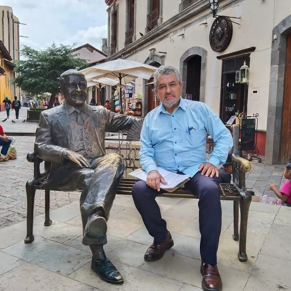 EL ESCRITOR SERGIO BAUTISTA EN WA RADIO MEXICO